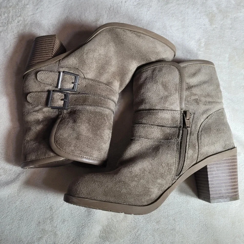 *LAST CHANCE* Sarita 6M 133655 Bootie with Sherpa Lining